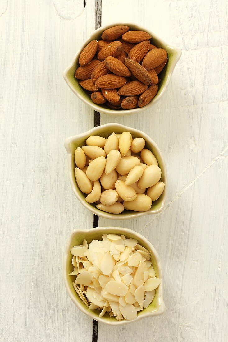 Almonds: unpeeled, peeled and slivered