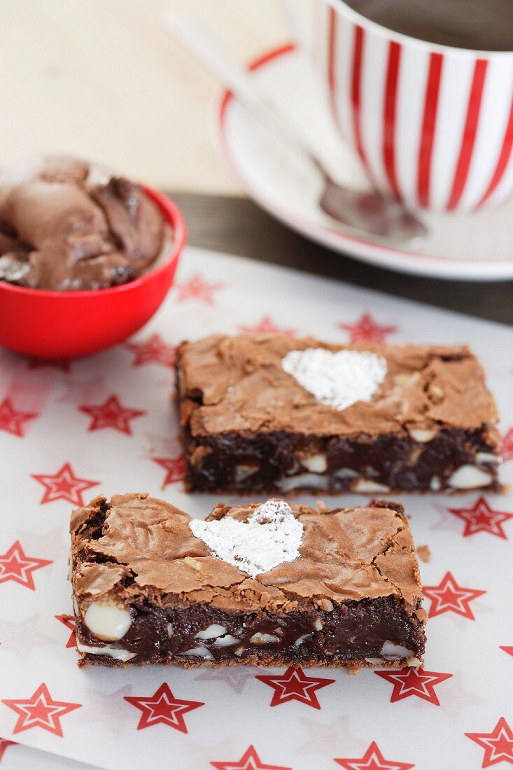 Brownies with chocolate ice cream