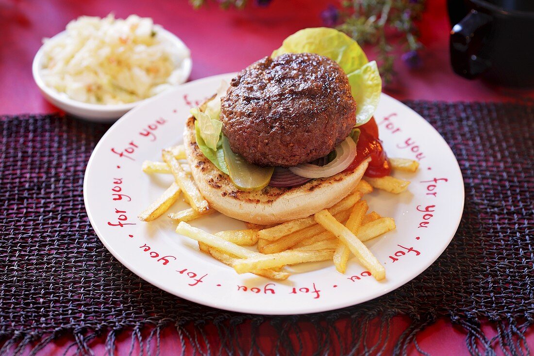 Hamburger mit Pommes frites