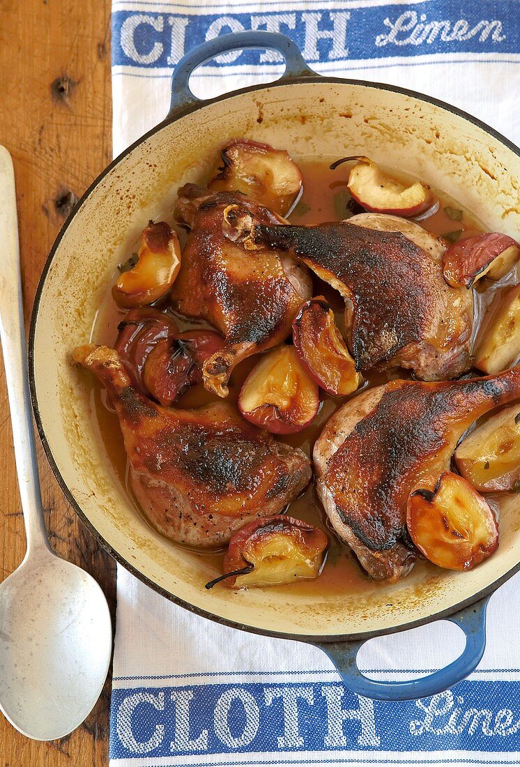 Duck with caramelised apples
