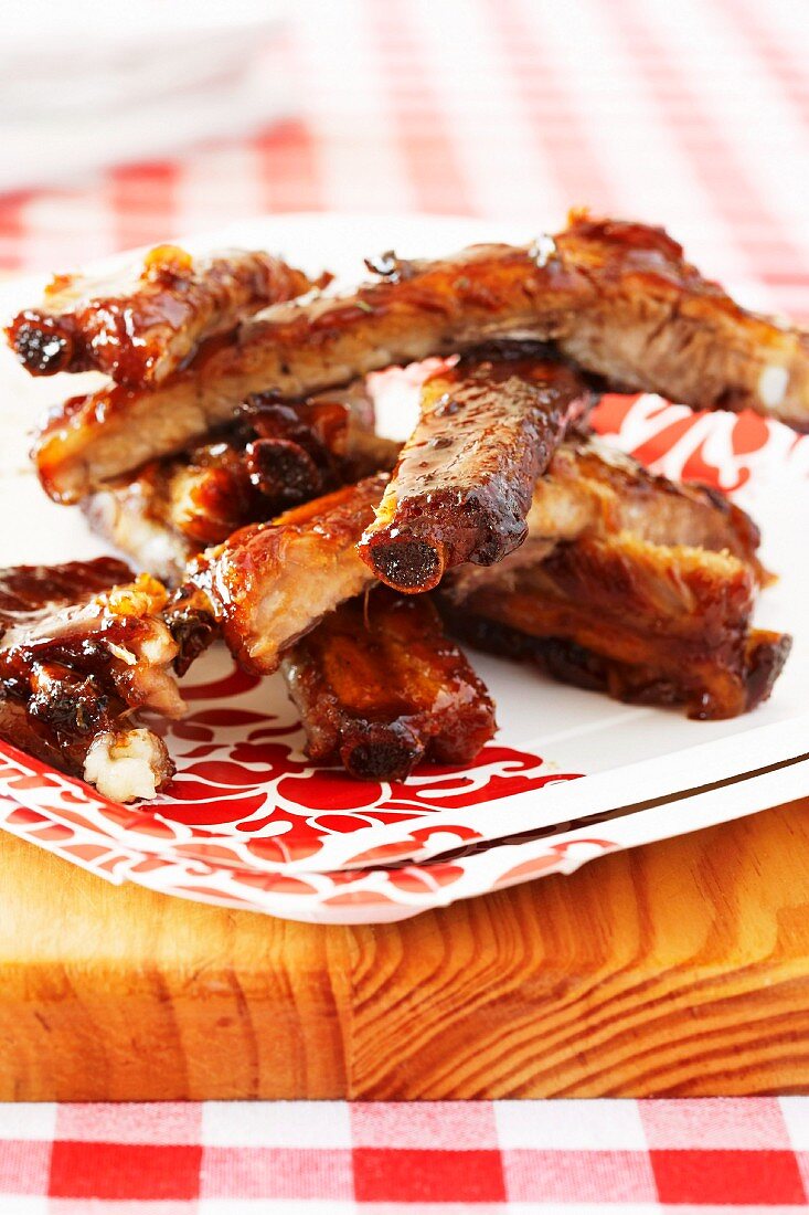 Spareribs mit pikanter Chili-Sherry-Marinade