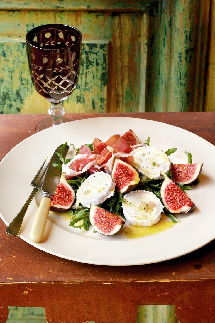 Fresh figs with goat's cheese and Parma ham