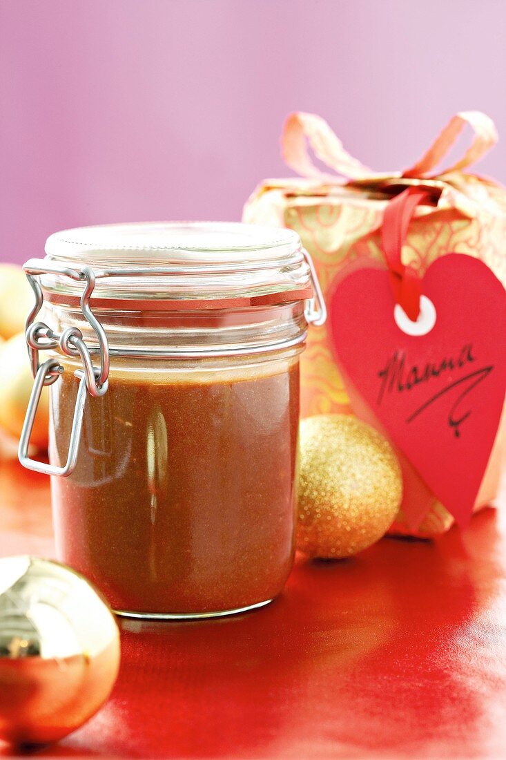 Chocolate hazelnut sauce to give as a Christmas gift