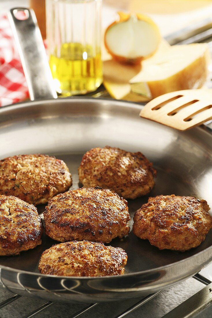 Polpette al pecorino (Burgers with cheese, Italy)