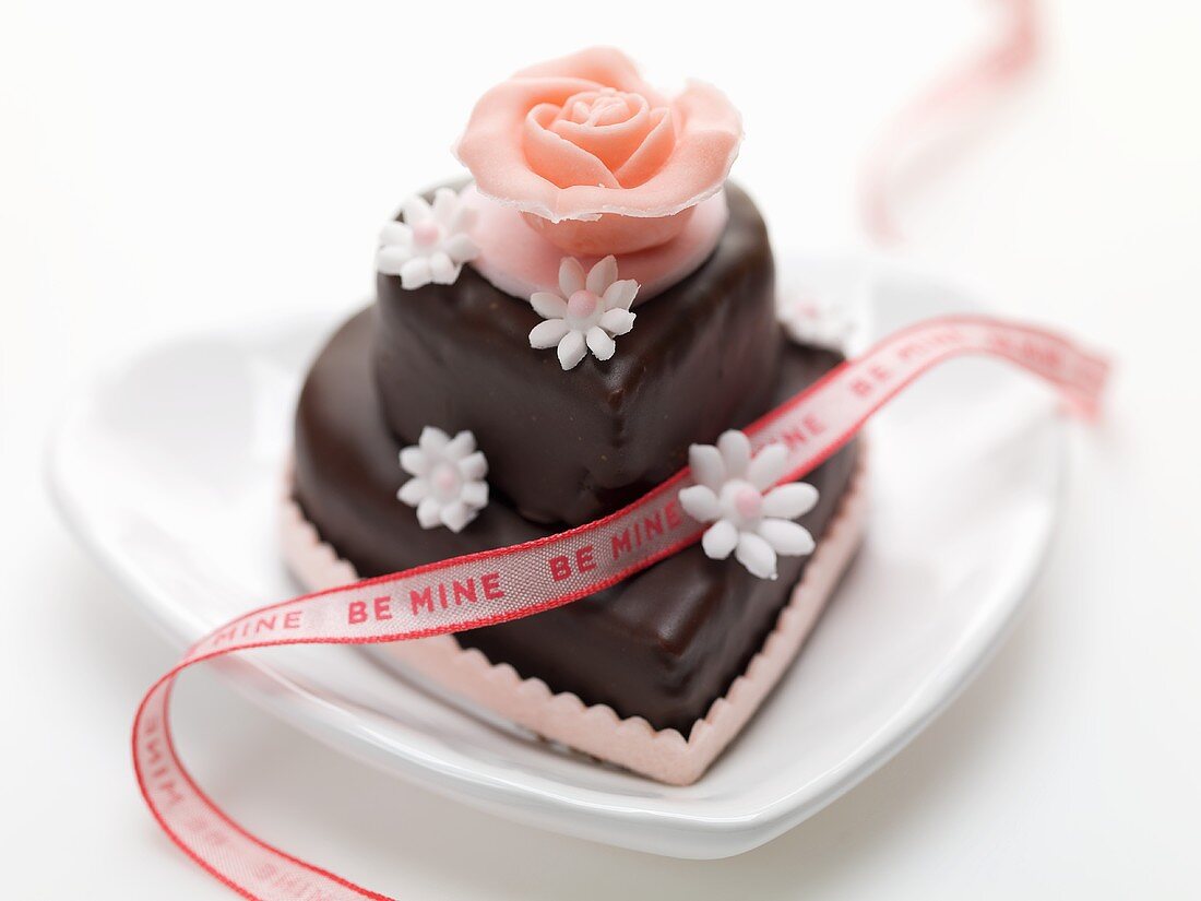 Kleiner Schokoladenkuchen zum Valentinstag