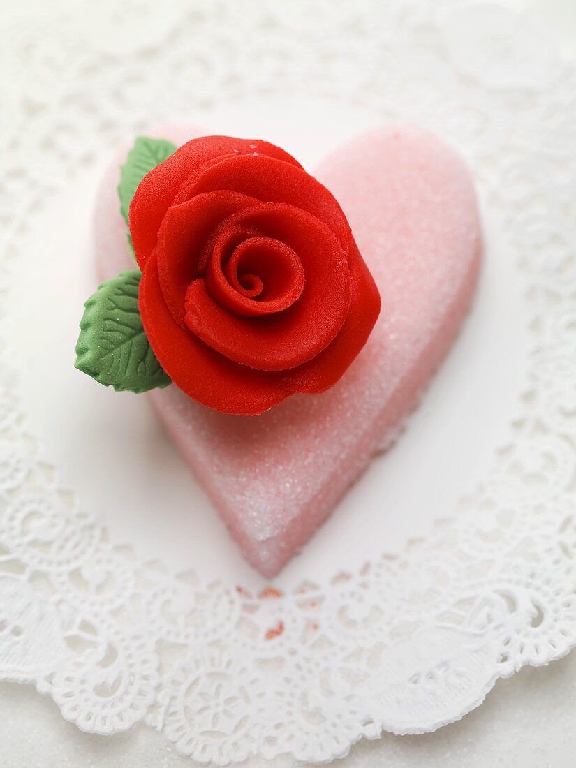 Sugar heart with marzipan rose