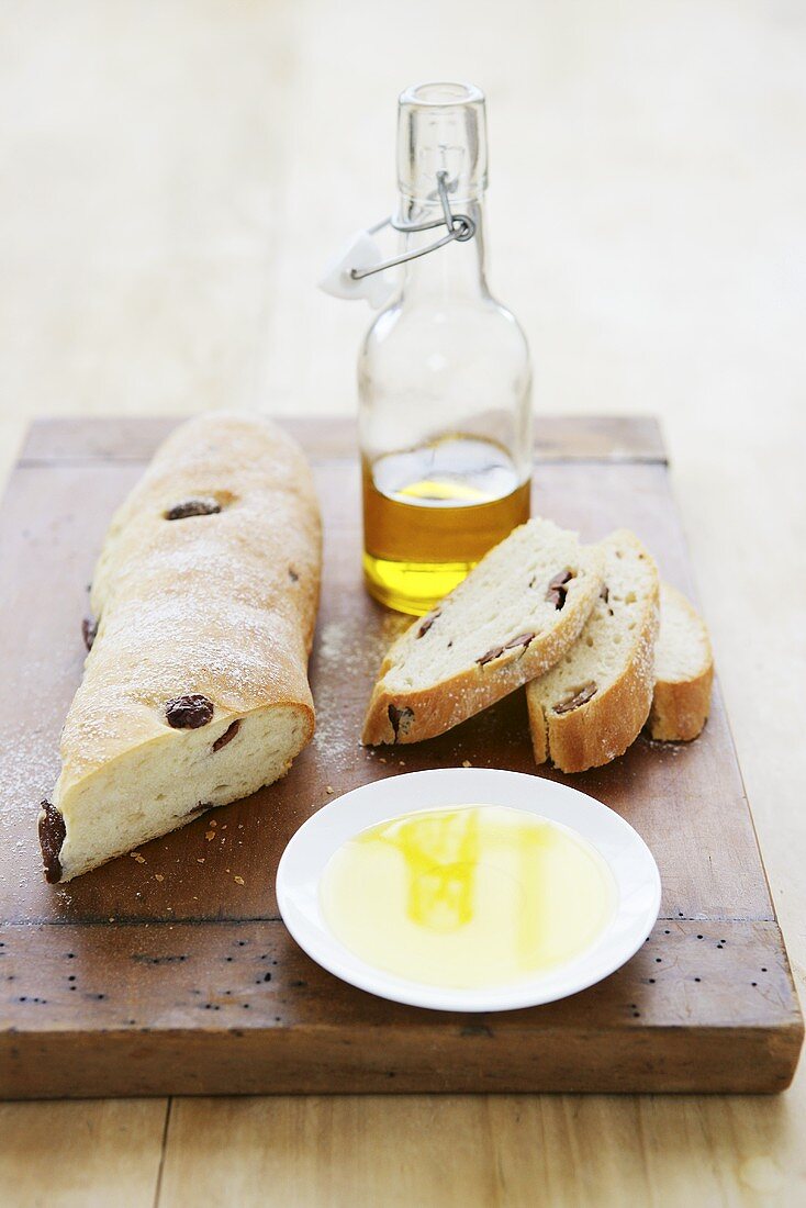 Olivenbrot und Olivenöl