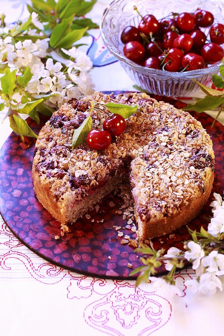 Cherry cake with rolled oats