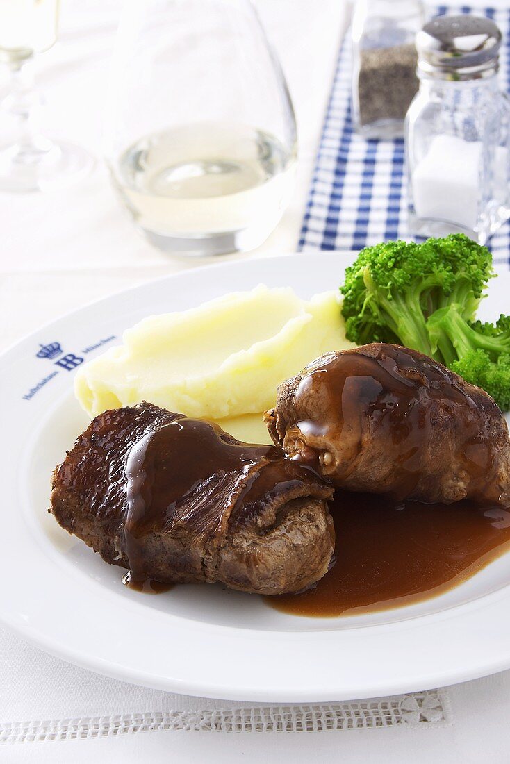 Beef fillet with mashed potato and broccoli