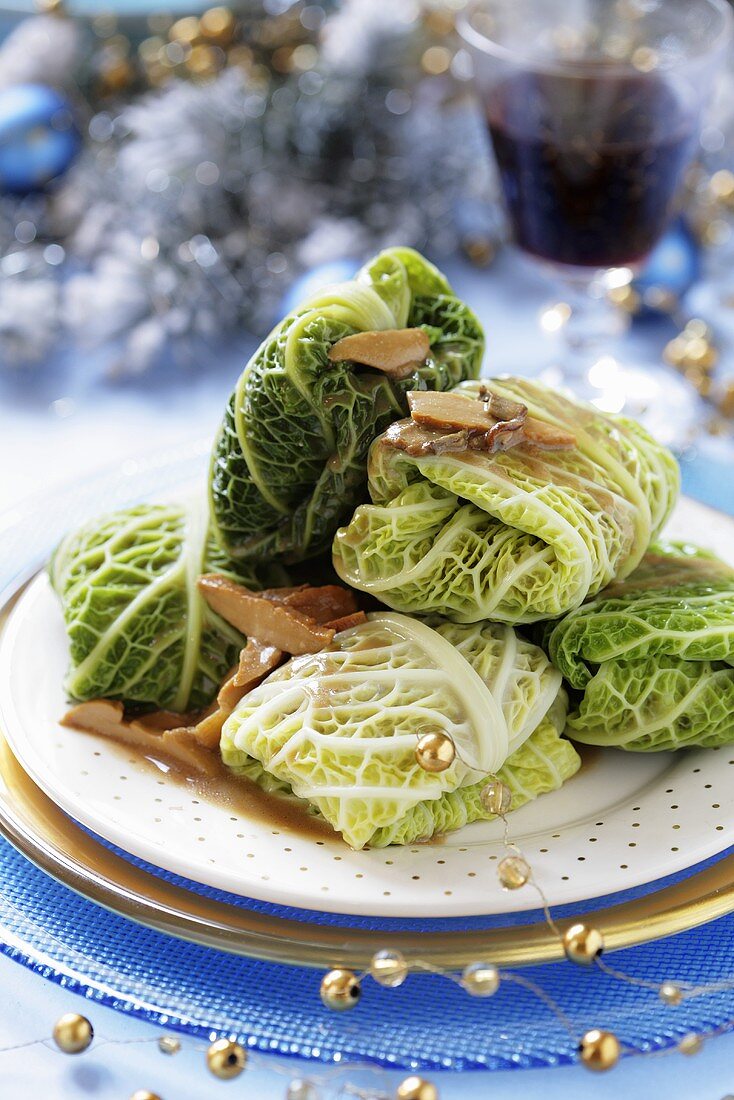 Savoy cabbage leaves stuffed with mushrooms (Christmas)