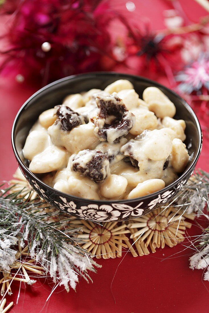 Dumplings with prunes (Christmas)