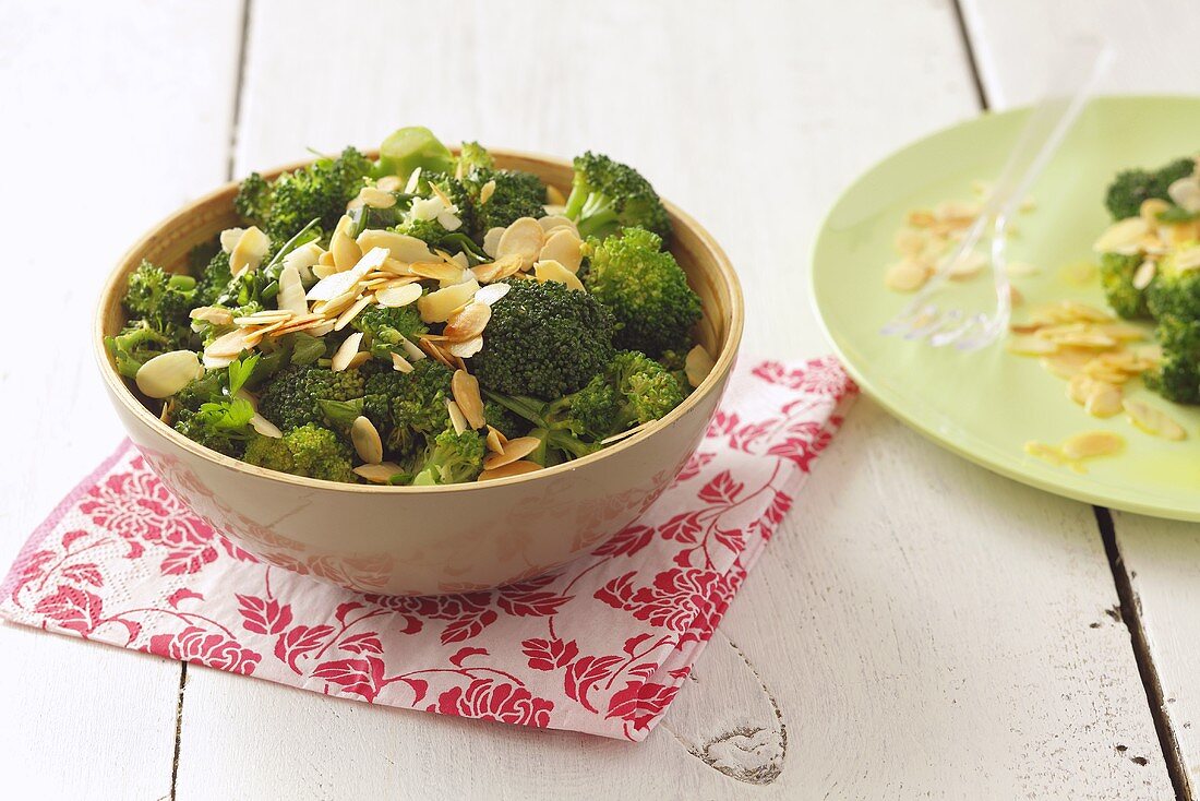 Broccoli salad with flaked almonds
