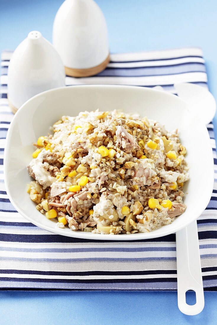 Salad with wheat and sweetcorn
