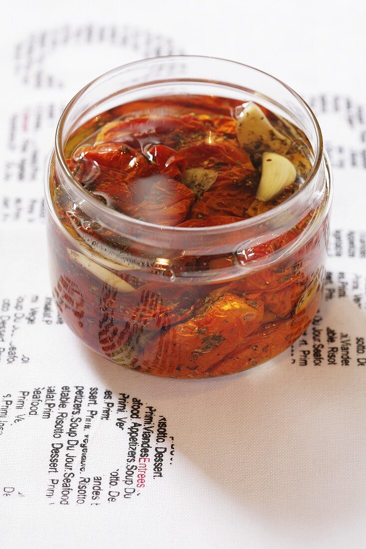 Dried tomatoes in olive oil