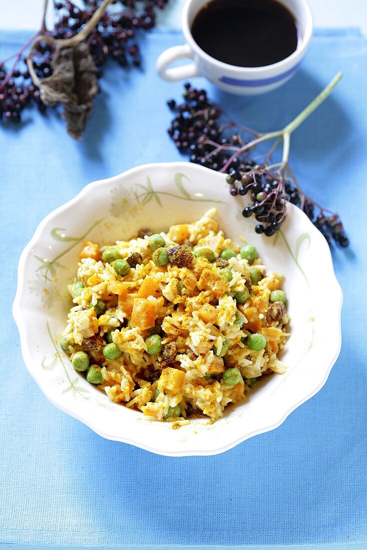 Reissalat mit Kürbis, Erbsen und Rosinen