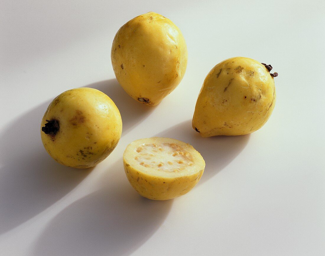 Yellow guavas (Mexico)