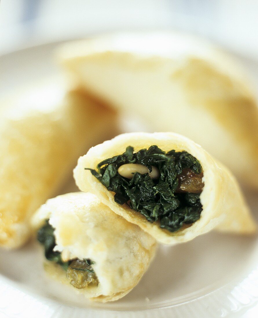 Spinach pasties in puff pastry