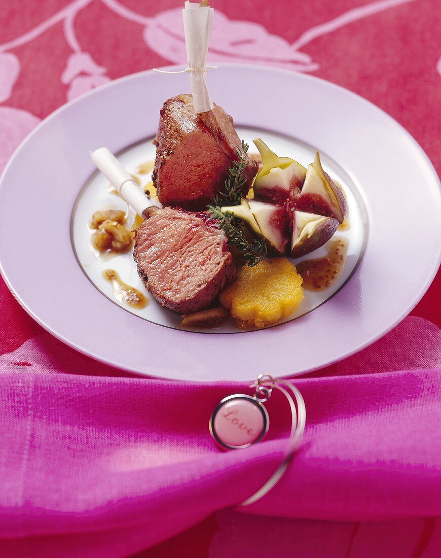Lamb cutlets with figs and polenta