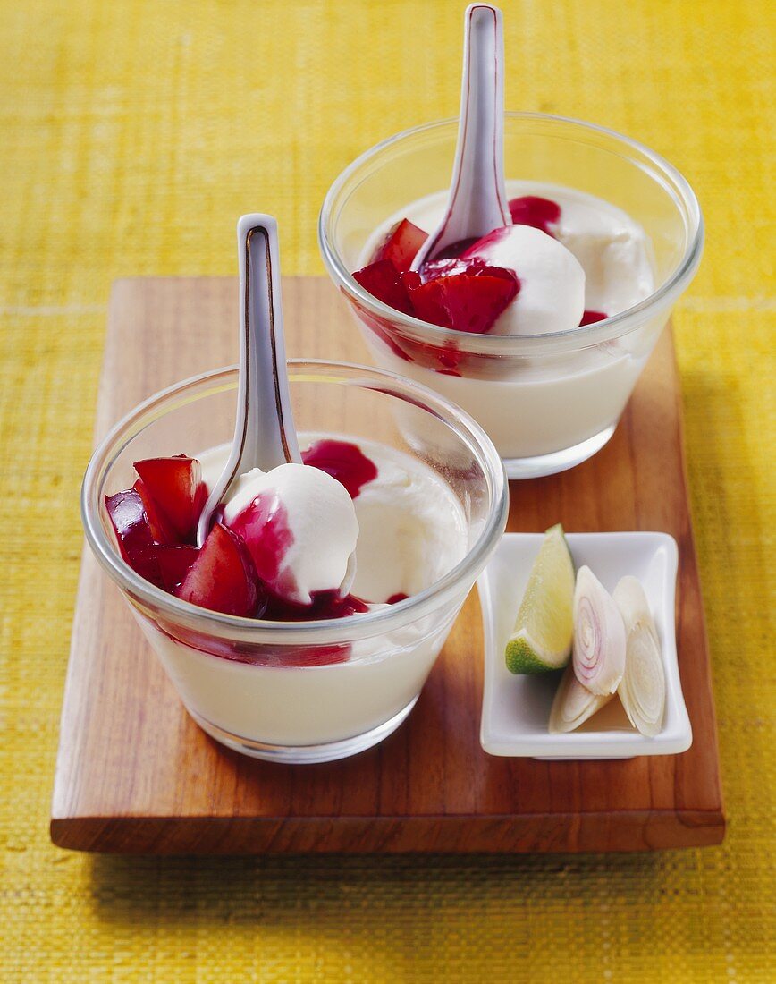 Panna Cotta mit Pflaumen