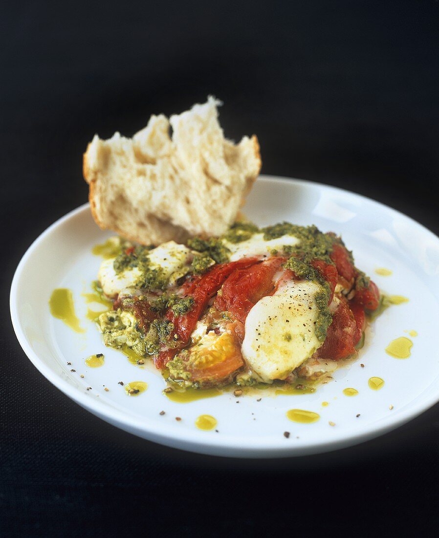 Gebratener Paprika mit Ziegenkäse und Pesto