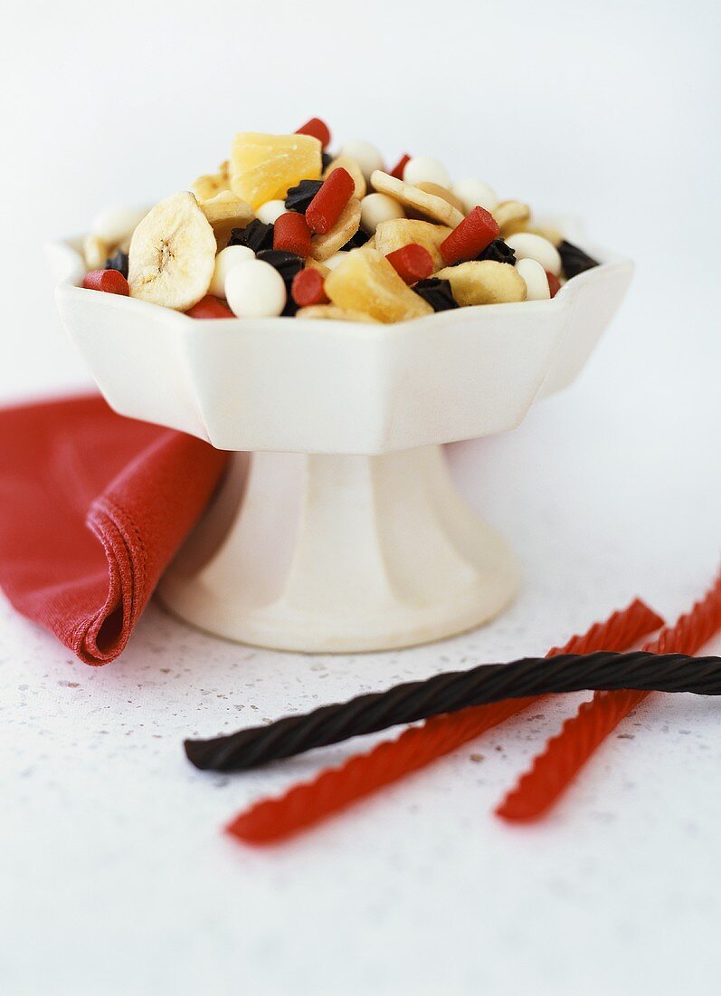 Liquorice and dried fruit mixture