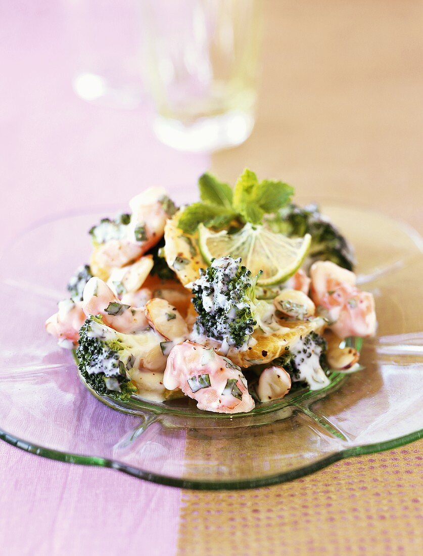 Colourful plate of salad with shrimps and broccoli