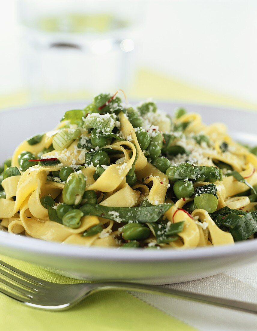 Fettuccine with peas, broad beans and Parmesan cheese