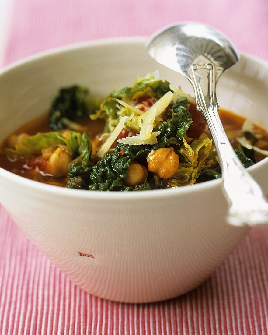 Vegetable stew with cabbage and chick-peas