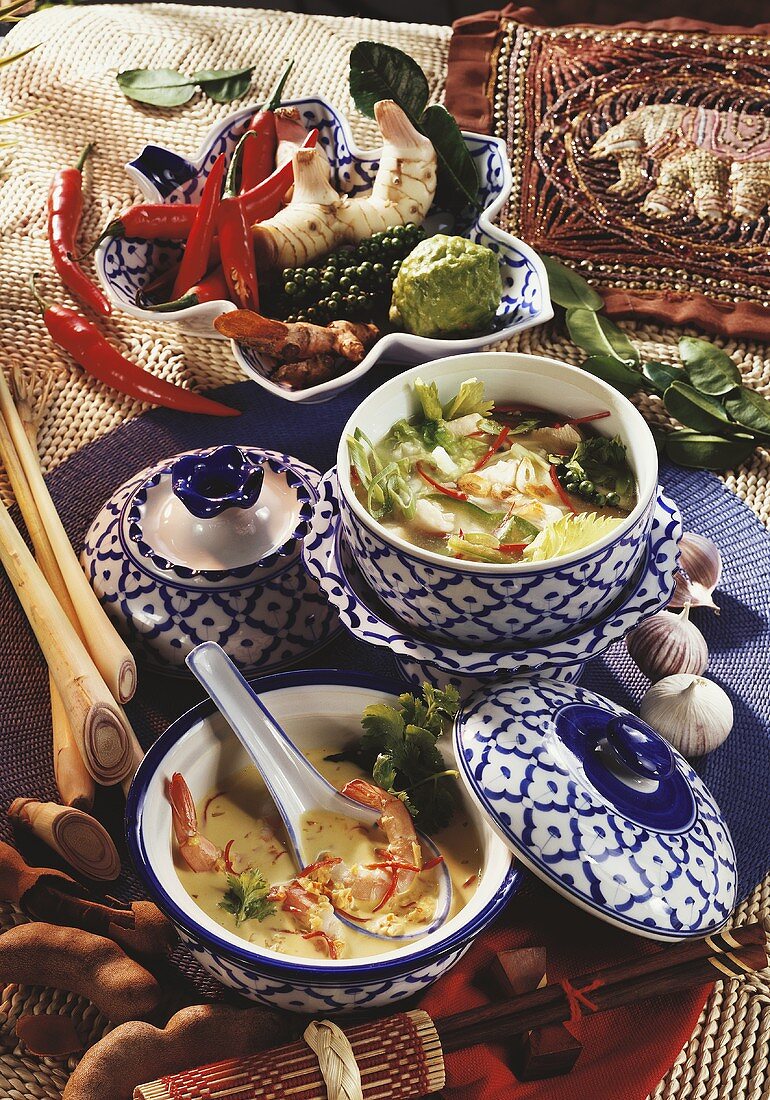 Garnelentopf,Hühner-Salat-Suppe (Tom Yam Gung,Gaeng Jued Gai)