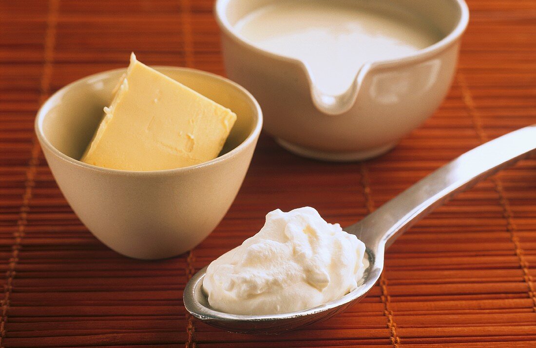 Milchprodukte (Sahne, Milch, Butter)