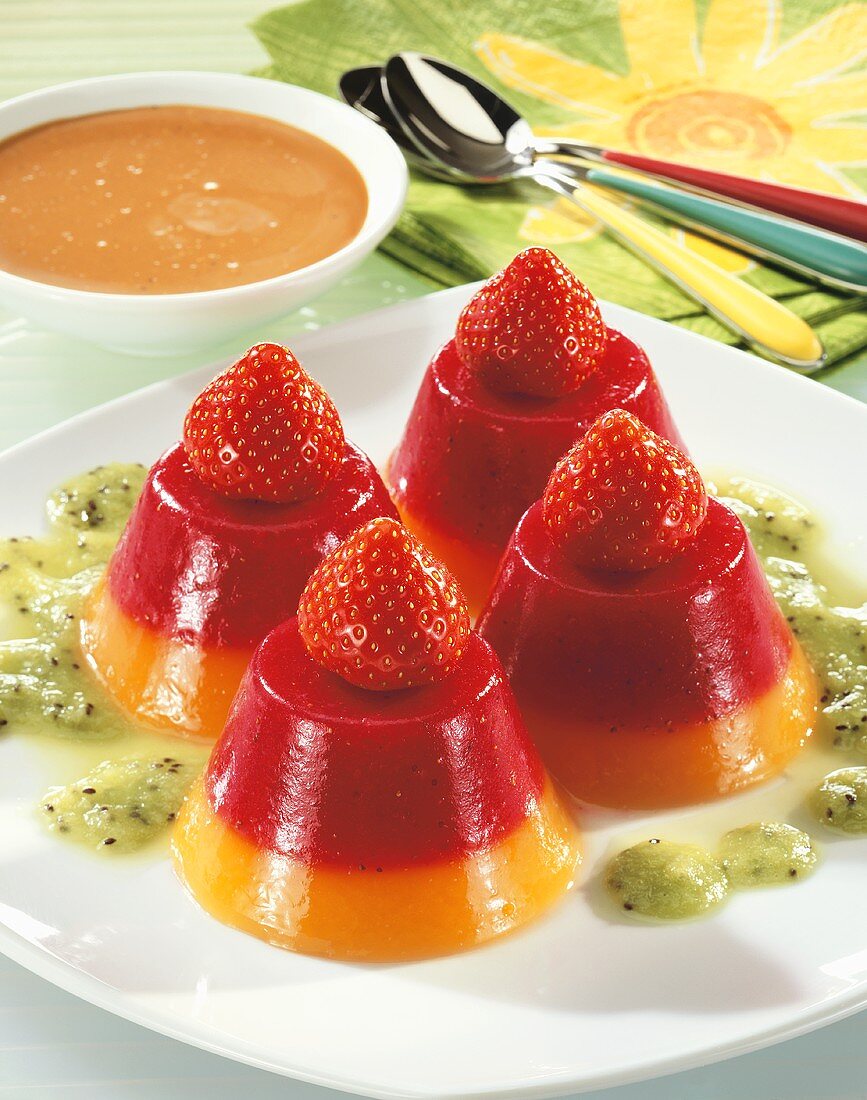 Fruit jelly towers with caramel sauce