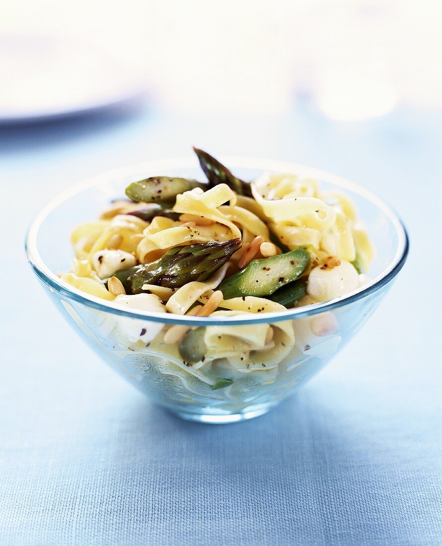 Ribbon pasta with fried asparagus and mozzarella