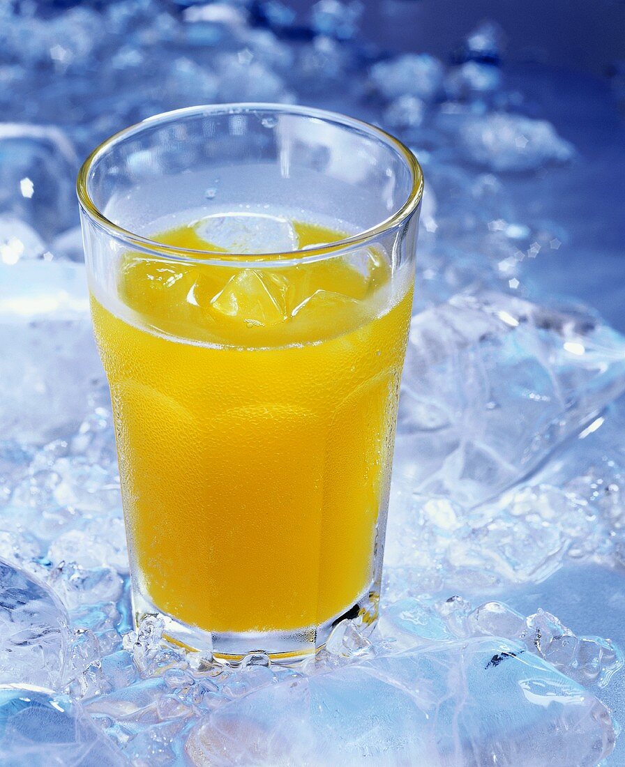 Fruit schorle (fruit juice and sparkling mineral water)