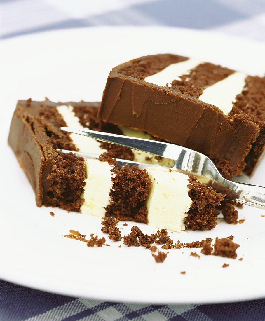 Chocolate cake with cream filling