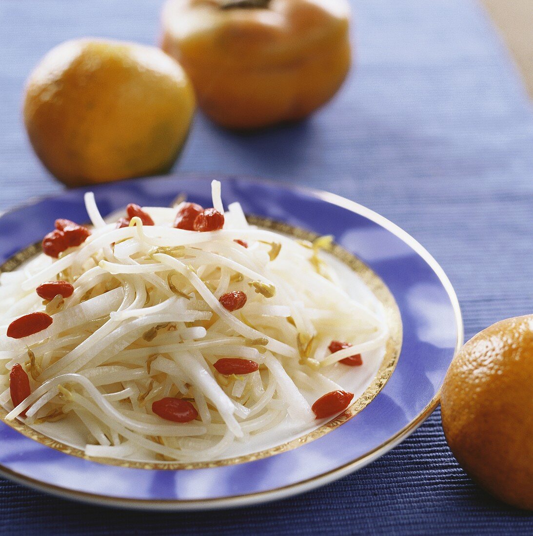 Bean sprouts with yam root and wolfberries