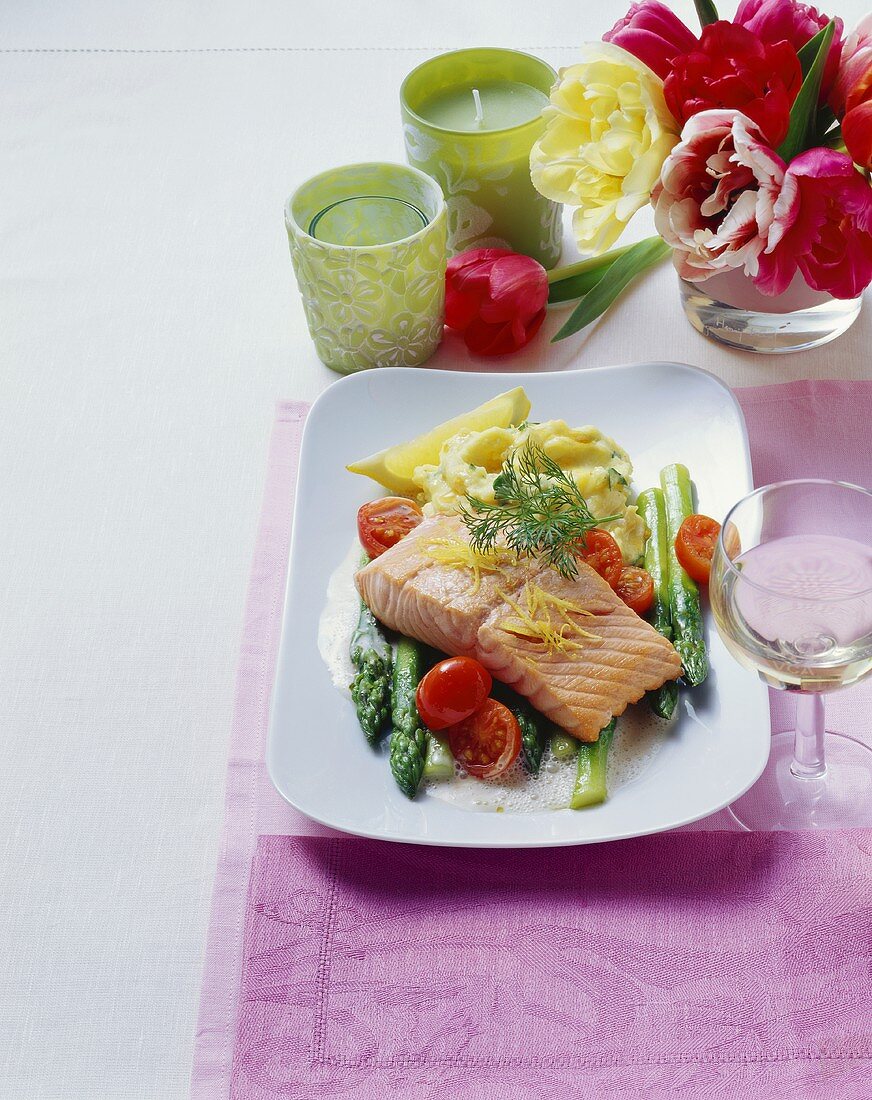 Salmon fillet with green asparagus and mashed potato