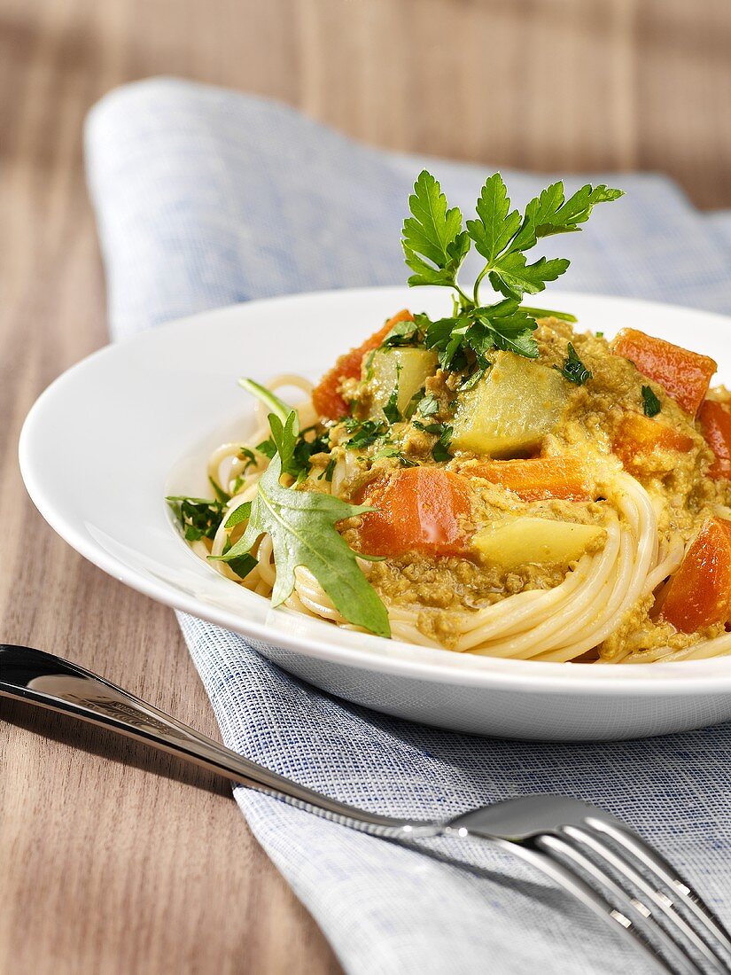Spaghetti with vegetable ragout