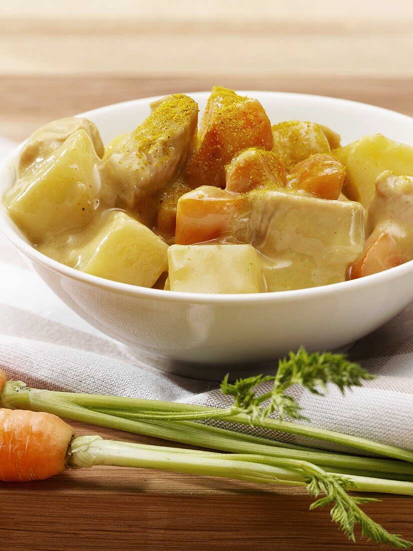 Gemüse-Puten-Ragout mit milder Curryrahmsauce