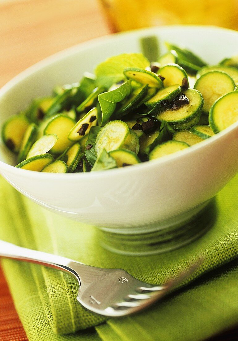 Courgette salad with mint