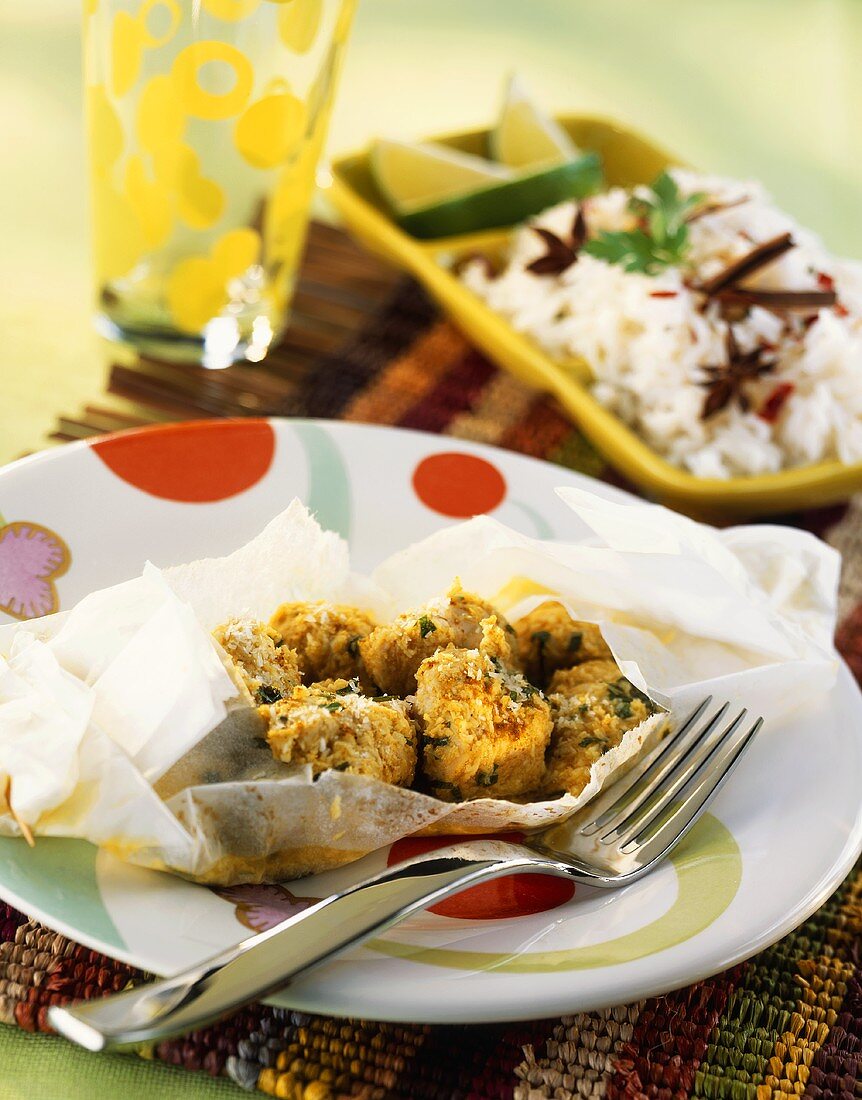 Hähnchenbrustwürfel mit Curry &amp; Kokos im … – Bilder kaufen – 304019 ...