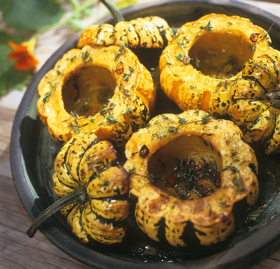 Baked pumpkins with thyme