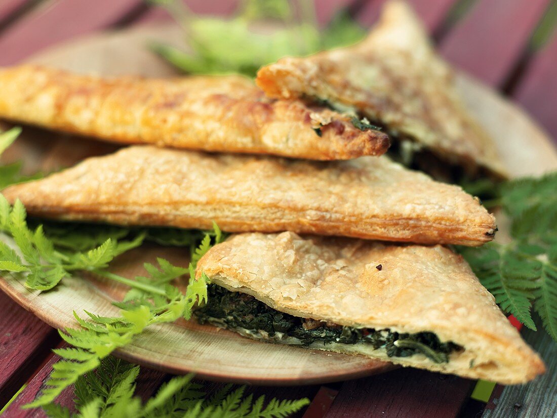 Spinach and sheep's cheese pasties (in puff pastry)