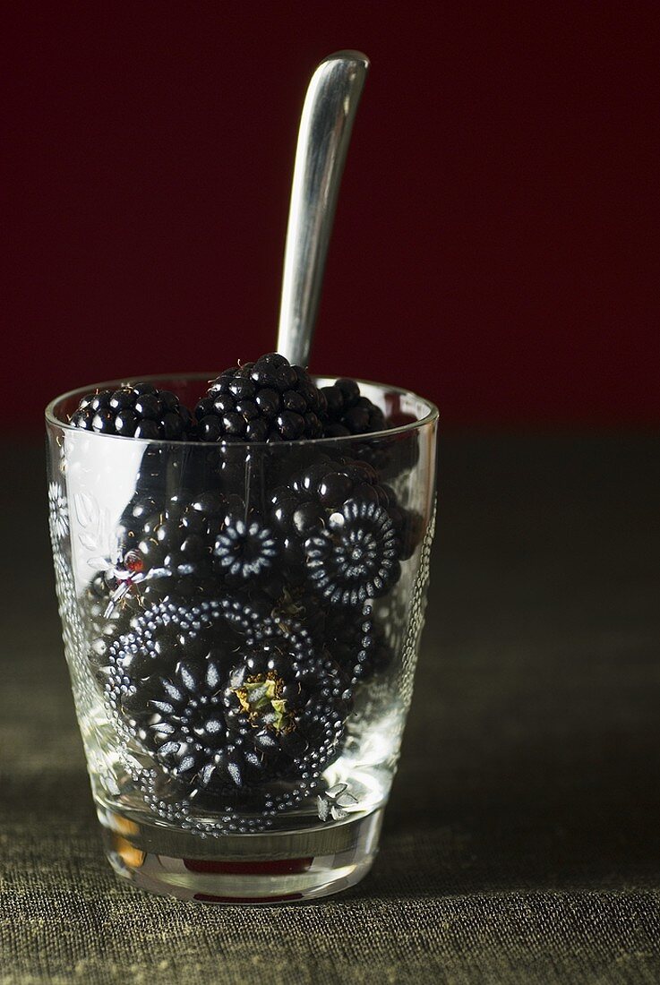 Brombeeren in einem Glas