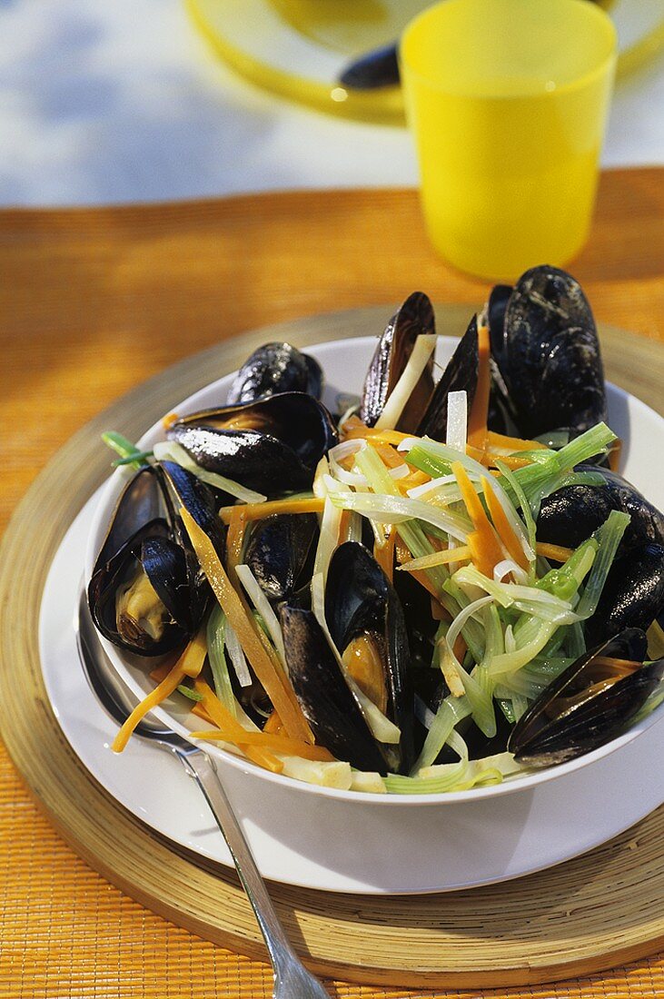 Mussel stew (Mussels & julienne vegetables cooked in wine)