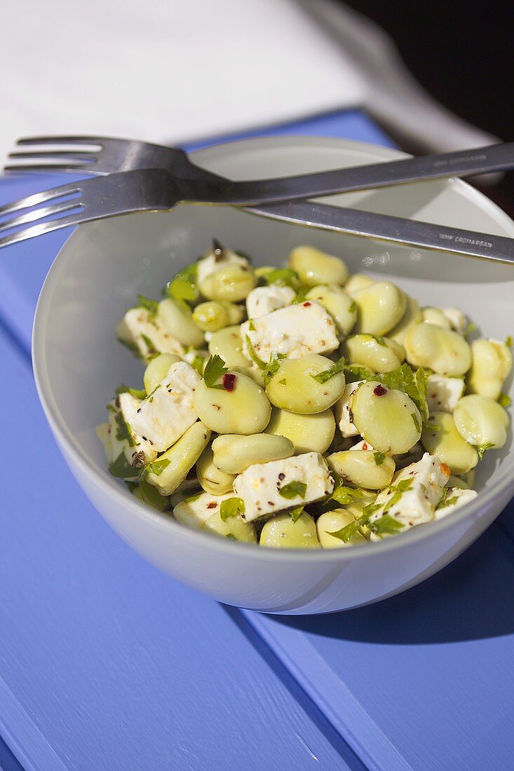 Bean salad with sheep’s cheese