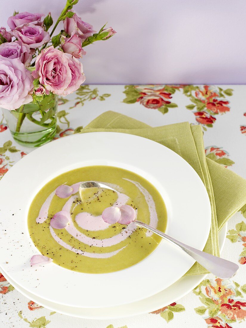 Pea soup with rose whip