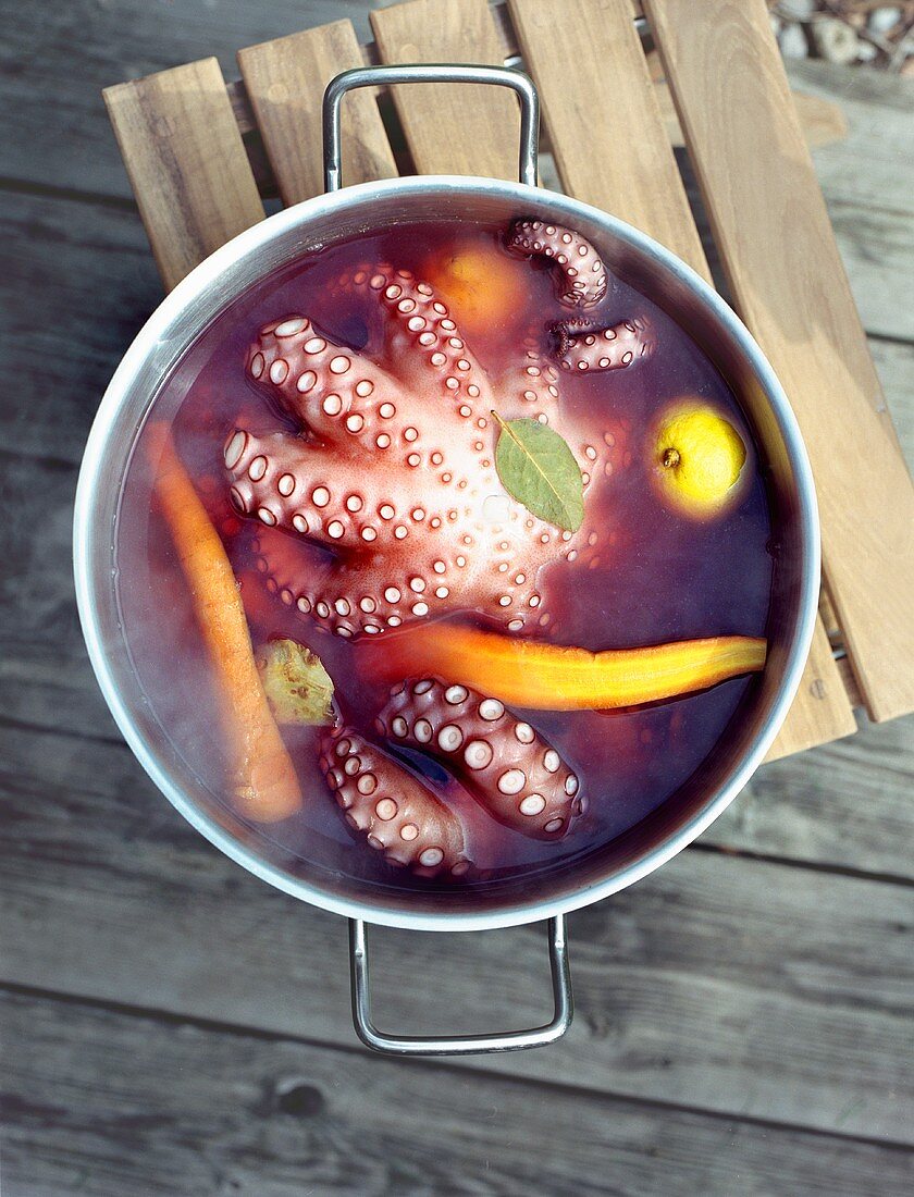 Octopus im Weinsud