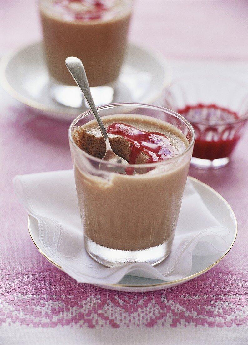 Chocolate mousse with raspberry sauce