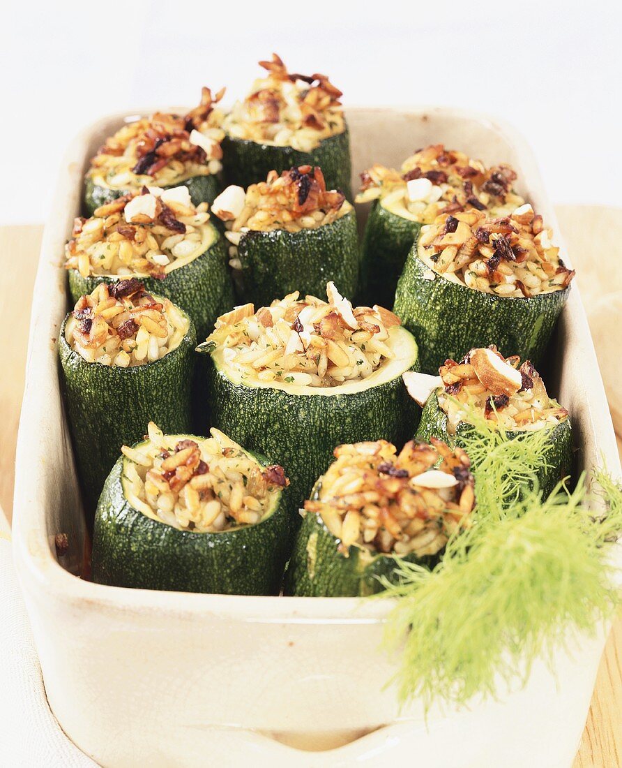 Courgettes stuffed with fennel and rice