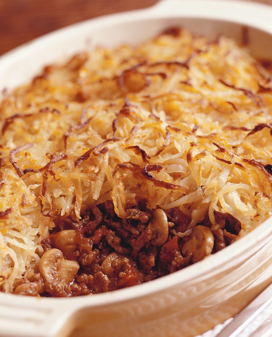 Shepherds pie (minced lamb with potato topping, England)